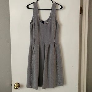 Banana Republic women’s sz 6 dress, navy&white